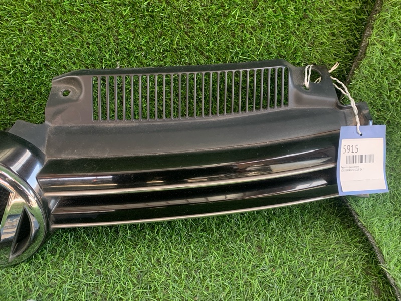 Решетка радиатора GOLF 5K