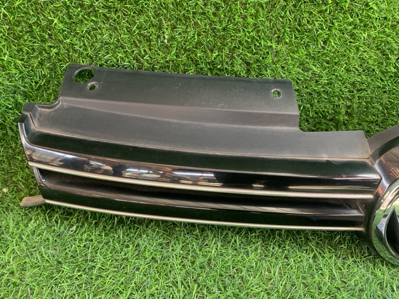 Решетка радиатора VOLKSWAGEN GOLF 5K