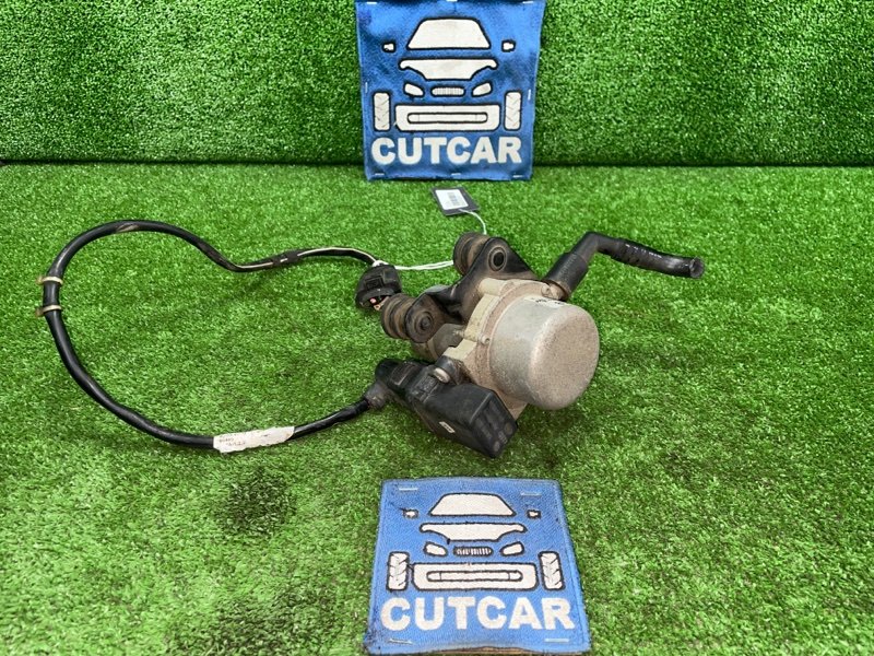 Вакуумный насос VOLKSWAGEN GOLF 1K5 CAX 1J0612181B контрактная