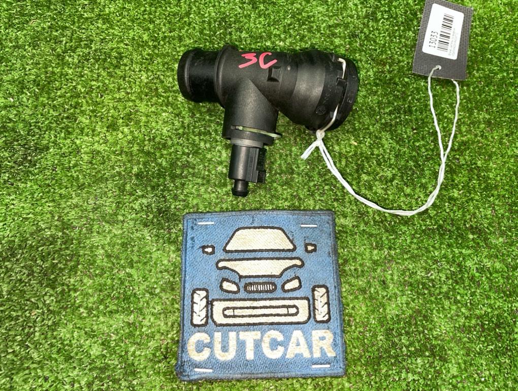 Фланец системы охлаждения VOLKSWAGEN PASSAT 3C 1K0122291AD контрактная