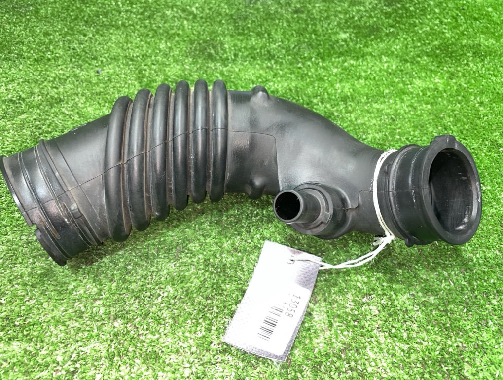 Патрубок воздушного фильтра TOYOTA IQ KGJ10 1KR-FE