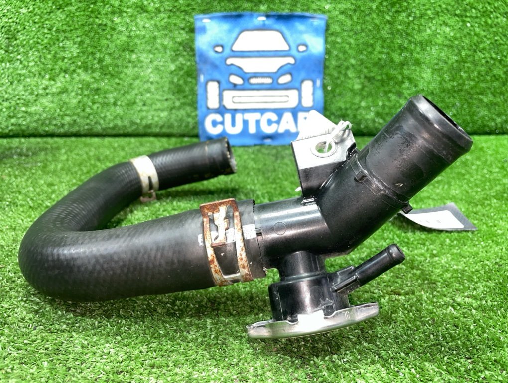 Горловина радиатора IQ KGJ10 1KR-FE