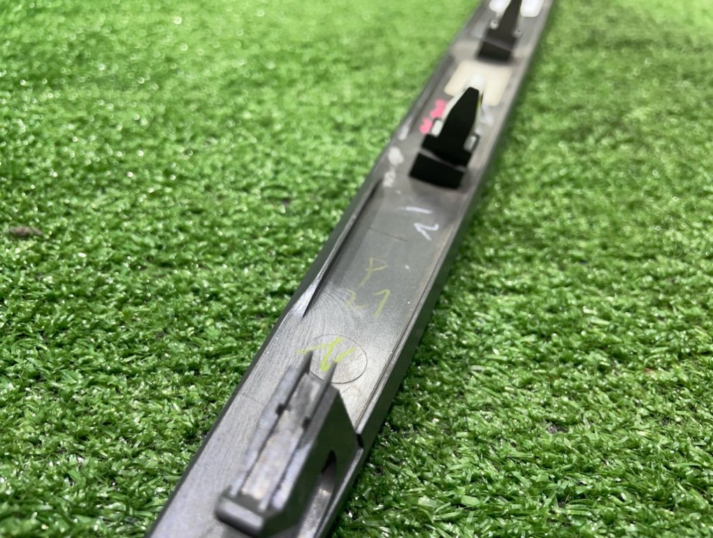 Накладка на торпедо AXELA 2007 BKEP LF-VE