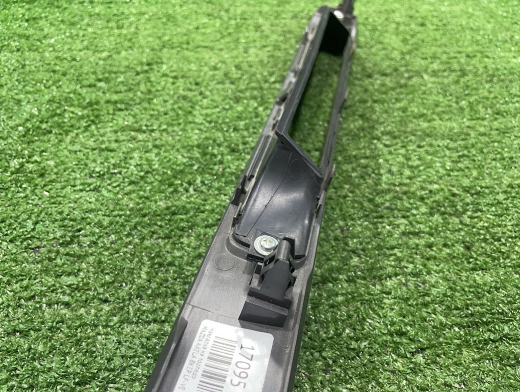 Накладка на торпедо AXELA 2007 BKEP LF-VE