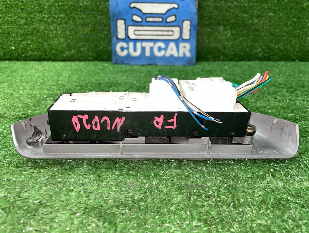 Блок управления стеклоподъемниками передний правый FUNCARGO NCP20 1NZ-FE