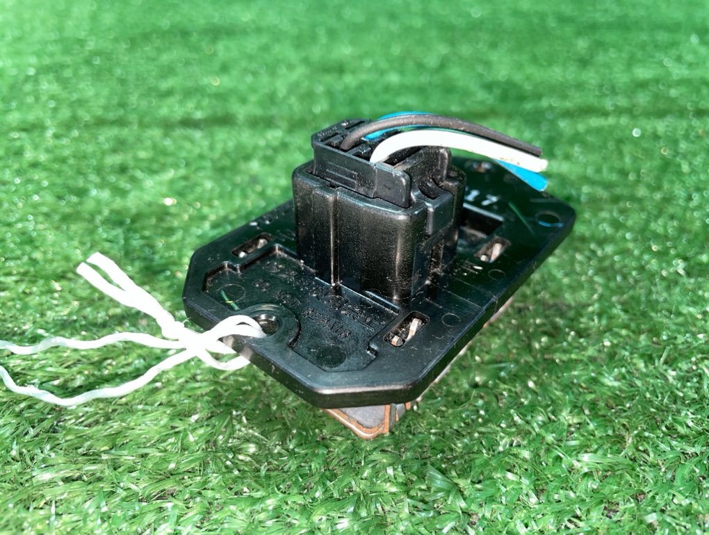 Реостат печки TOYOTA VITZ SCP90 2SZ-FE