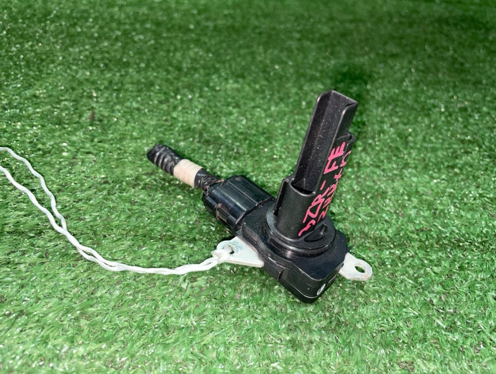 Датчик массового расхода воздуха VOXY ZRR70 3ZR-FE