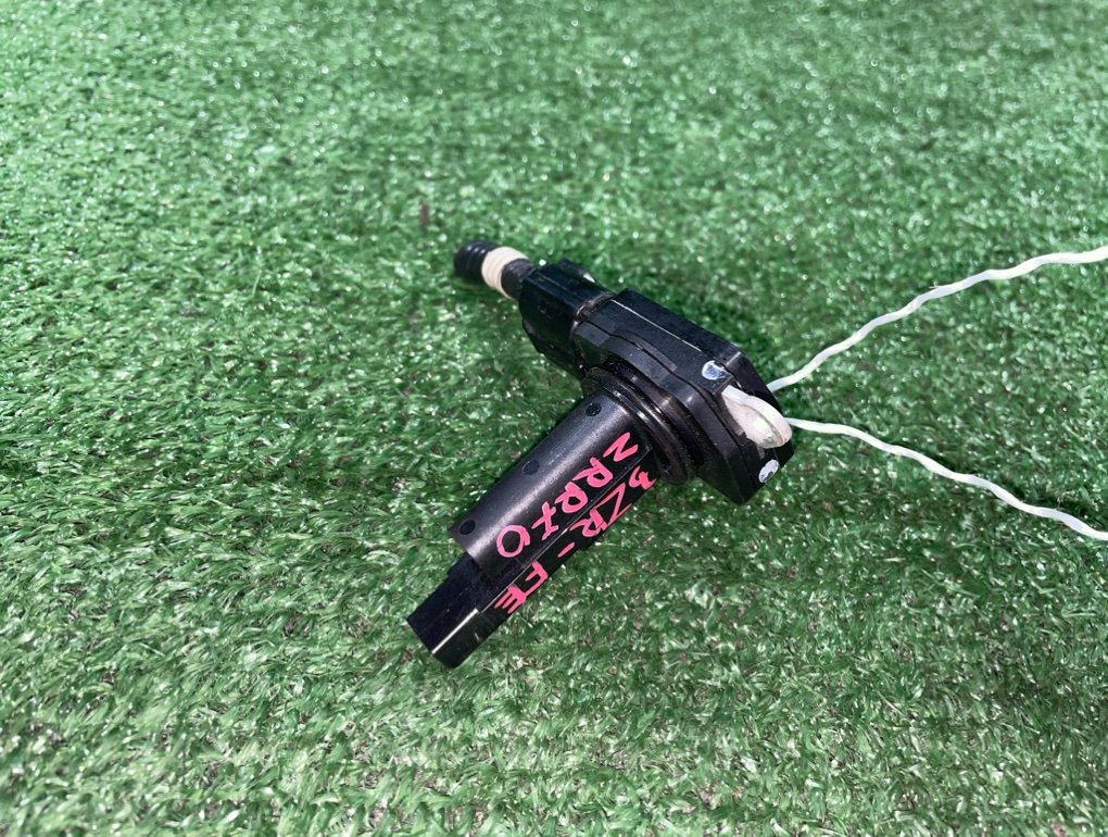 Датчик массового расхода воздуха TOYOTA VOXY ZRR70 3ZR-FE