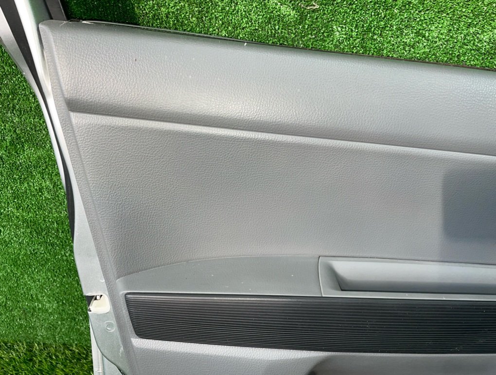 Дверь боковая передняя левая DEMIO 2006 DY3W ZJ-VE Дверь боковая передняя левая DEMIO 2006 DY3W ZJ-VE