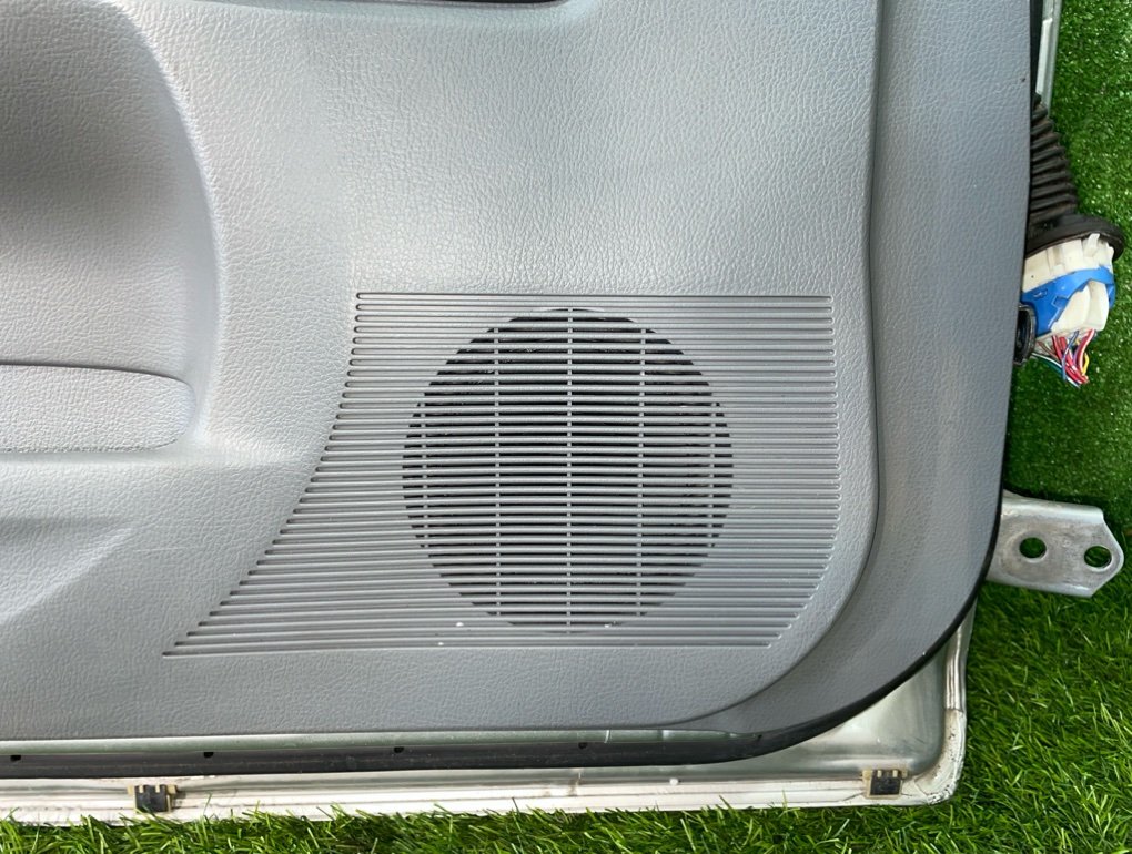 Дверь боковая передняя левая DEMIO 2006 DY3W ZJ-VE Дверь боковая передняя левая DEMIO 2006 DY3W ZJ-VE