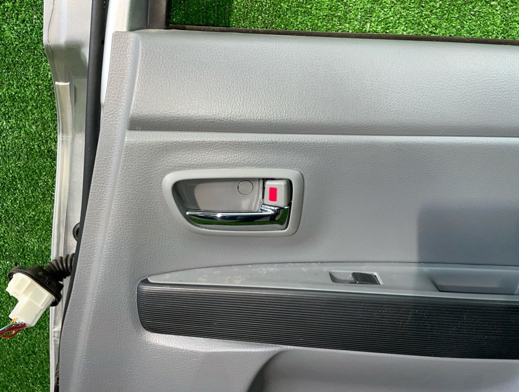 Дверь боковая задняя правая DEMIO 2006 DY3W ZJ-VE Дверь боковая задняя правая DEMIO 2006 DY3W ZJ-VE