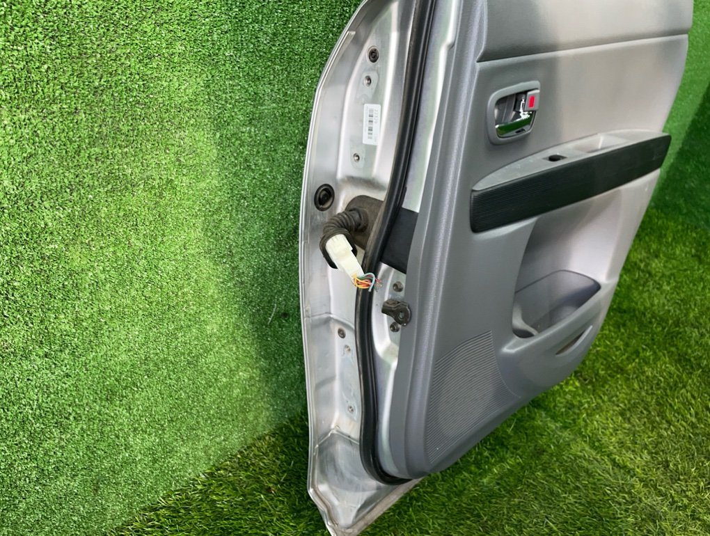 Дверь боковая задняя правая DEMIO 2006 DY3W ZJ-VE Дверь боковая задняя правая DEMIO 2006 DY3W ZJ-VE