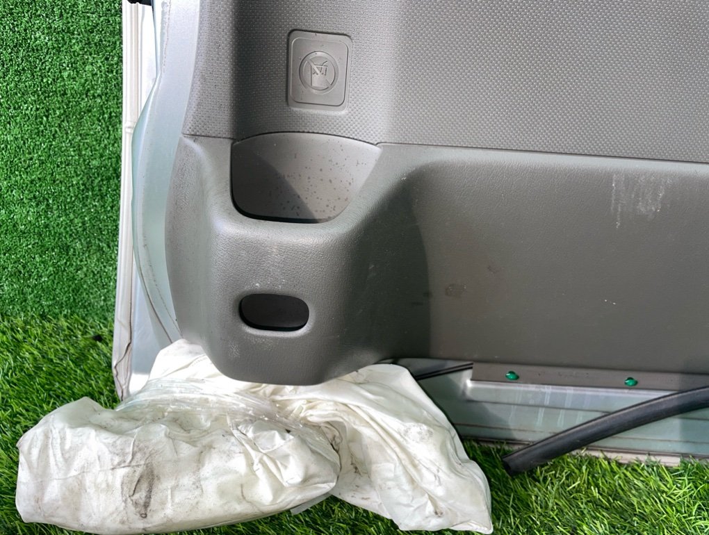 Дверь боковая задняя правая MOBILIO 2002 GB1 L15A