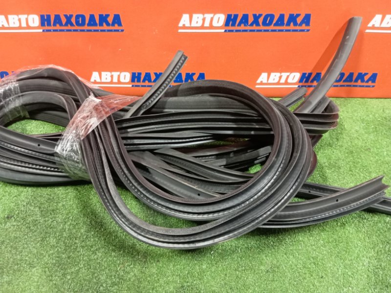 Уплотнитель двери FORD MONDEO BE TXBA