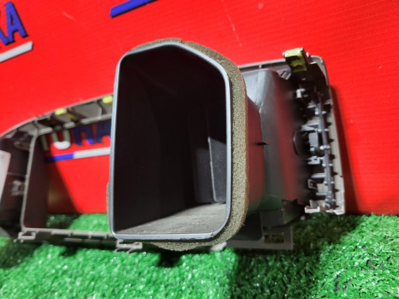 Консоль магнитофона COROLLA RUNX 2001-2006 NZE124 1NZ-FE