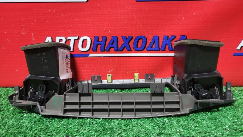 Консоль магнитофона COROLLA RUNX 2001-2006 NZE124 1NZ-FE