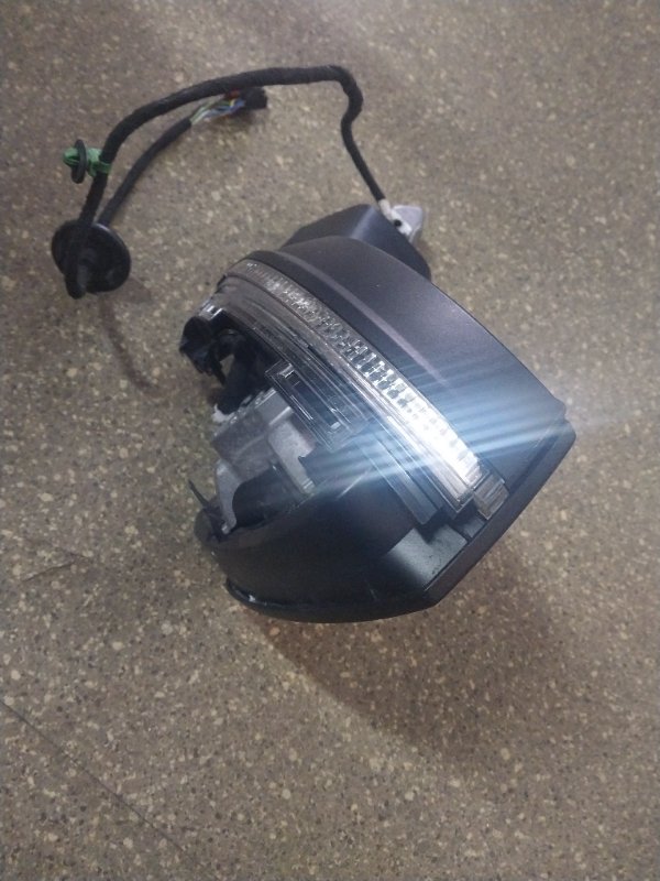 Зеркало заднего вида боковое переднее правое Volkswagen touareg 3 761857502A Б/У