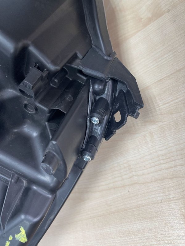 Фара передняя левая Astra J