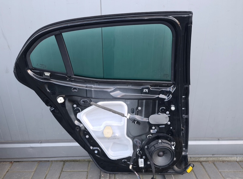 Дверь задняя левая Megane 4