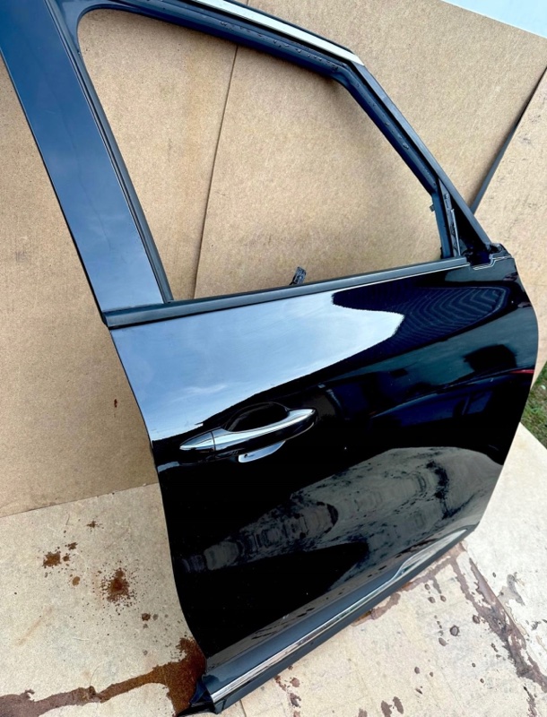 Дверь передняя правая Renault Scenic