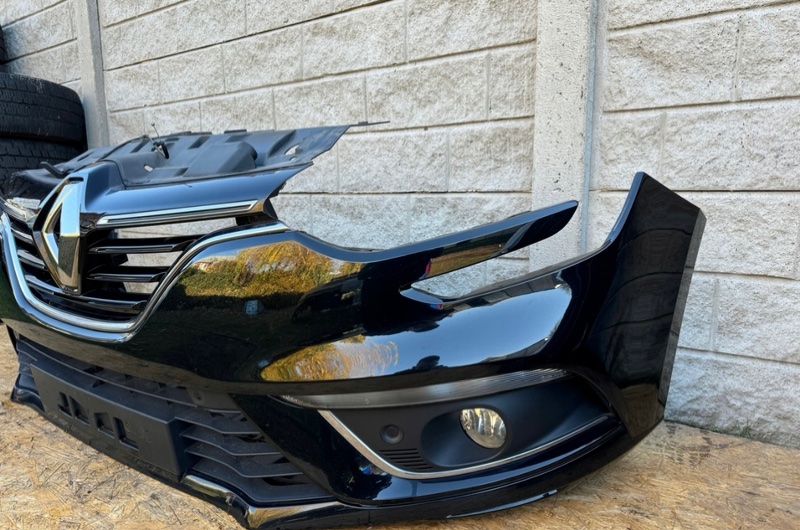 Бампер передний Megane 4