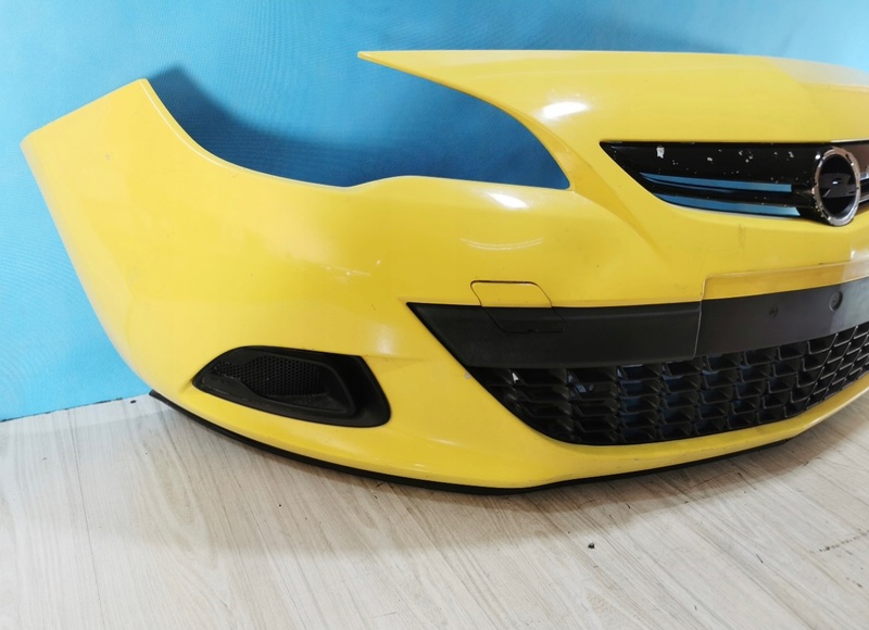 Бампер передний Opel Astra J GTC
