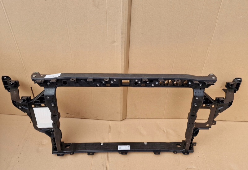 Панель телевизор Kia ceed 3 64101-CR200 новая