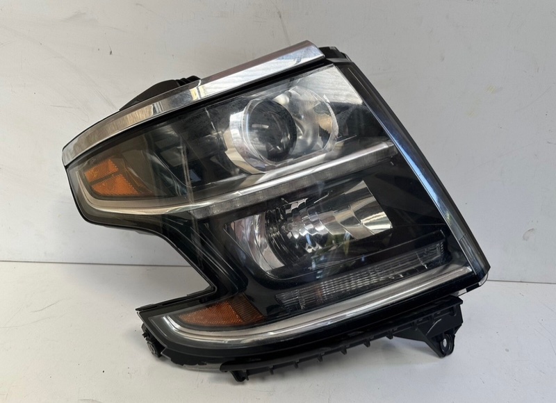 Запчасть фара передняя Chevrolet TAHOE 84294343 Б/У Фара передняя Chevrolet TAHOE 84294343 Б/У