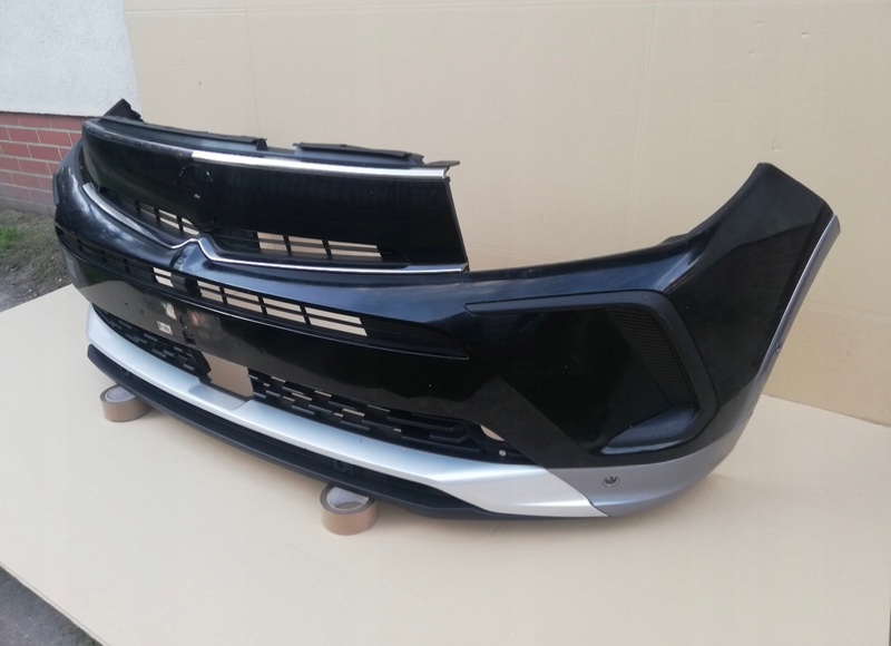 Бампер в сборе с решетками передний grandland