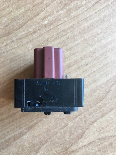 Блок управления зеркалами RVR 2010 GA3W 4B10 Блок управления зеркалами RVR 2010 GA3W 4B10