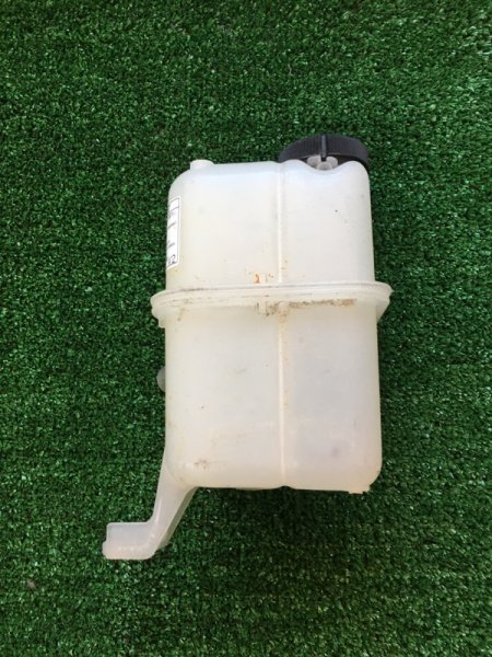 Бачок инвертора Toyota Prius ZVW30 2ZR-FXE Бачок инвертора Toyota Prius ZVW30 2ZR-FXE