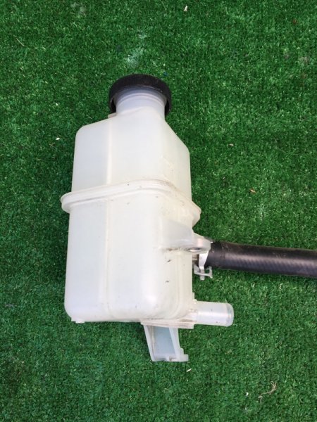 Бачок инвертора Toyota Prius 2010 ZVW30 2ZR-FXE G92A0-47010 контрактная