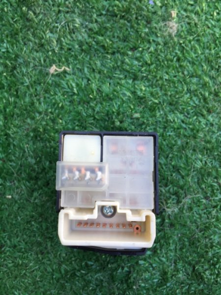 Кнопка регулировки зеркал Prius NHW20 1NZFXE