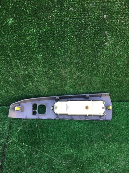 Блок упр. стеклоподьемниками передний правый Prius NHW20 1NZFXE Блок упр. стеклоподьемниками передний правый Prius NHW20 1NZFXE