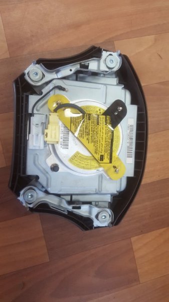 Airbag водительский Land Cruiser 100 Airbag водительский Land Cruiser 100