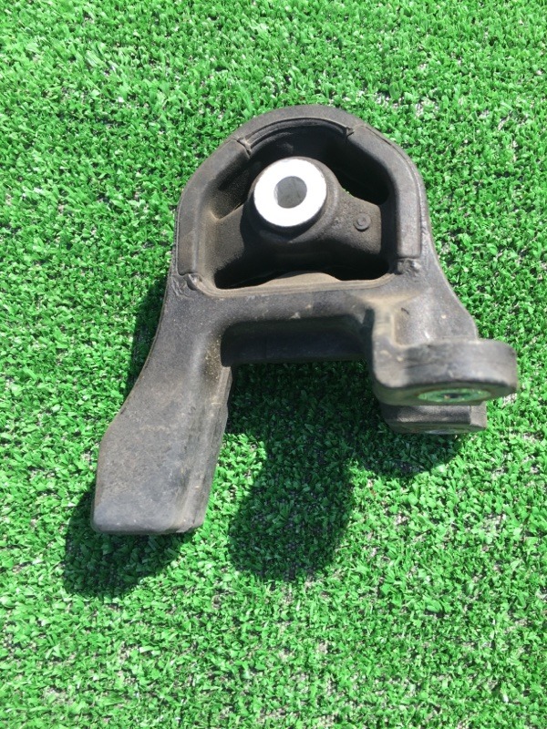 Подушка редуктора Fit 2014 GP5 LEB Подушка редуктора Fit 2014 GP5 LEB