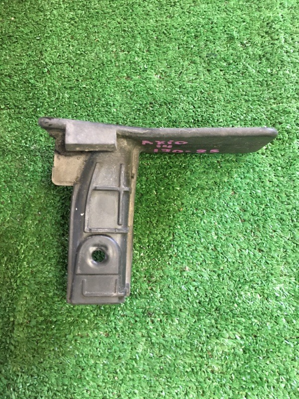 Брызговик задний правый Corolla Axio 2008 NZE 144 1NZ-FE Брызговик задний правый Corolla Axio 2008 NZE 144 1NZ-FE