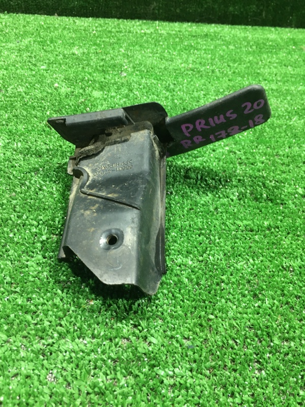 Брызговик задний правый Prius 2009 NHW20 1NZFXE Брызговик задний правый Prius 2009 NHW20 1NZFXE