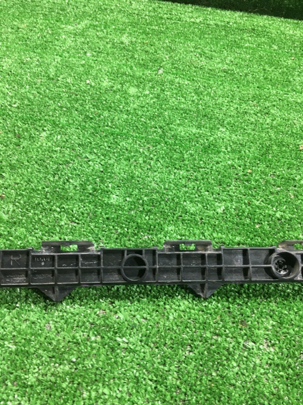 Крепление бампера заднее правое Toyota Corolla Fielder ZRE 142 2ZR-FE