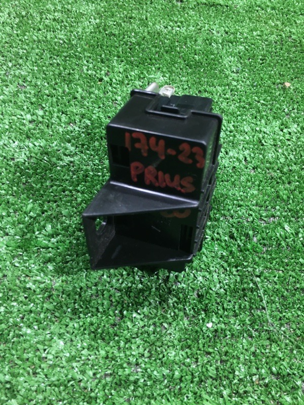 Клемма Toyota Prius NHW20 1NZFXE Клемма Toyota Prius NHW20 1NZFXE