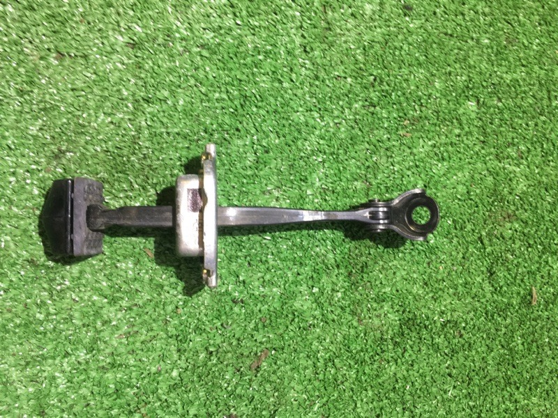 Запчасть ограничитель двери задний правый Honda Insight 2009 ZE2 LDA контрактная Ограничитель двери задний правый Honda Insight 2009 ZE2 LDA контрактная