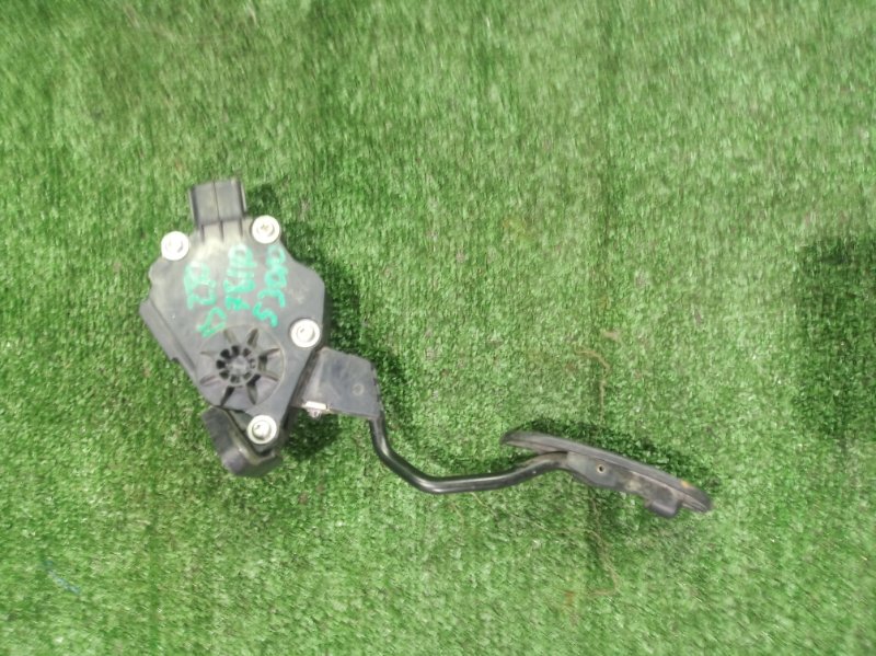 Педаль подачи топлива IS250 GSE20 4GRFSE Педаль подачи топлива IS250 GSE20 4GRFSE