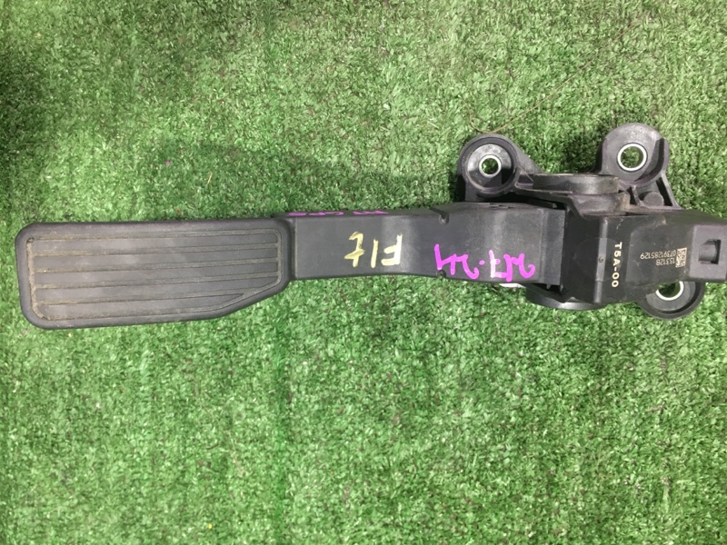 Педаль подачи топлива Honda Fit 2013 GP5 LEB 13242AT5A-00 контрактная