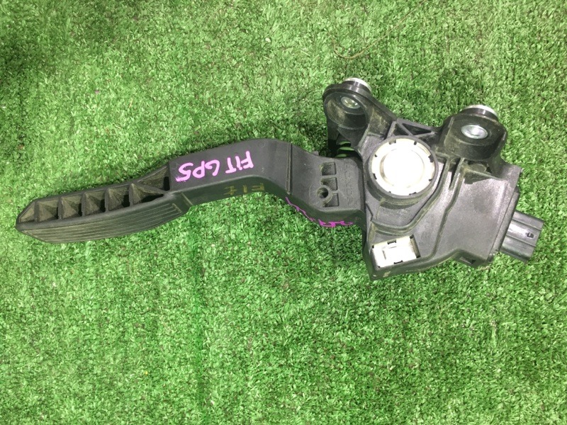 Педаль подачи топлива Fit 2013 GP5 LEB