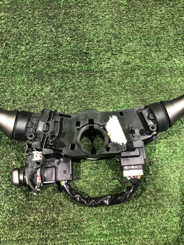 Блок подрулевых переключателей Lexus LS600h UVF45 2URFSE Блок подрулевых переключателей Lexus LS600h UVF45 2URFSE