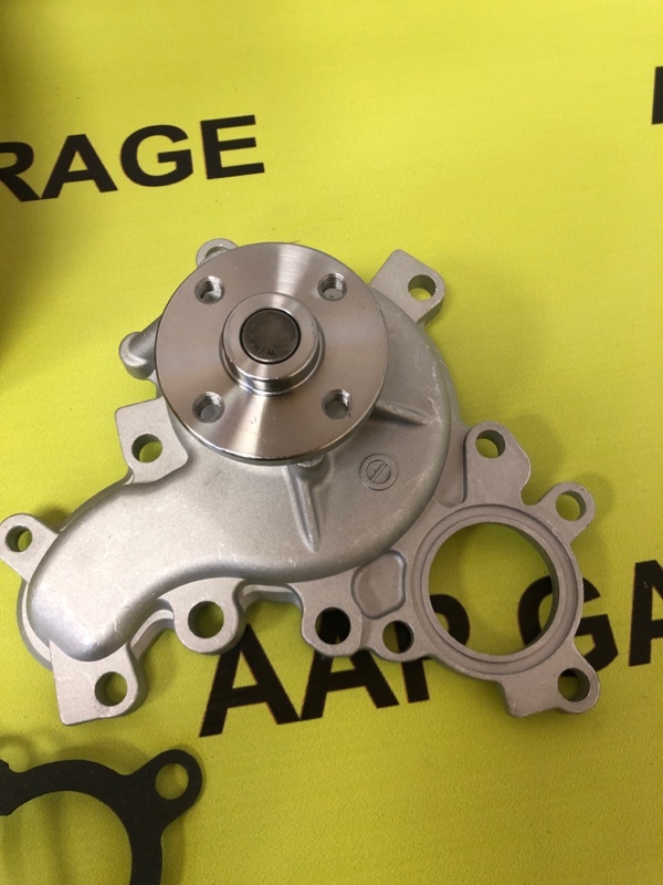 Помпа водяная LEXUS GX400 URJ 150 1UR-FE