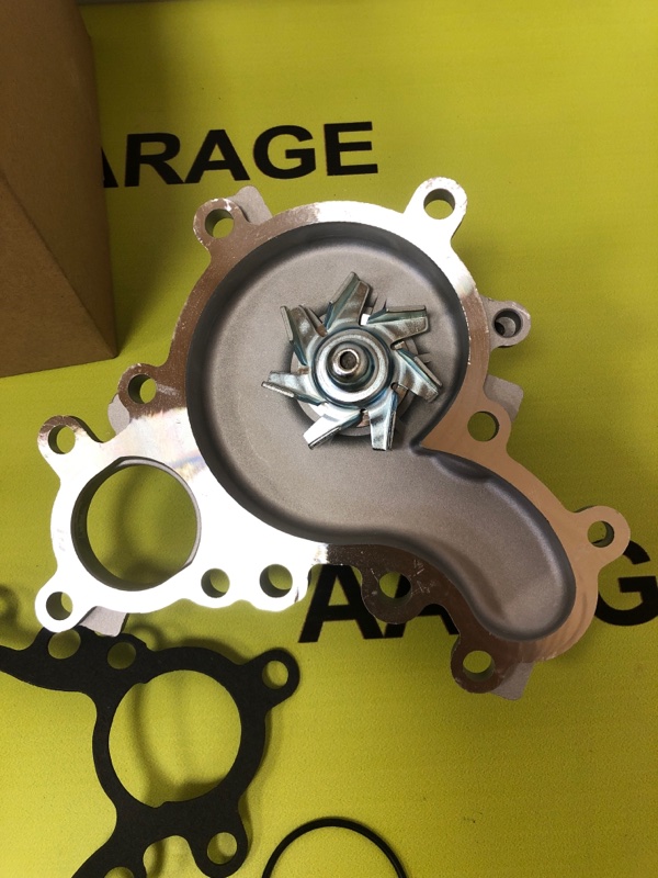 Помпа водяная GX400 URJ 150 1UR-FE