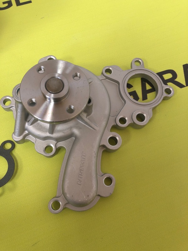 Помпа водяная LEXUS LX570 URJ201 3UR-FE