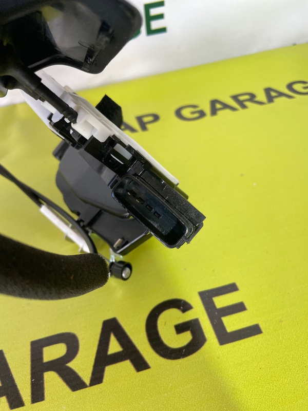 Замок двери передний правый QX70/FX S51