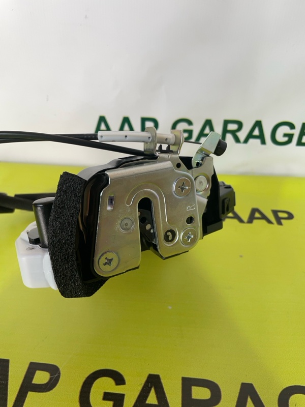 Замок двери передний правый QX70/FX S51